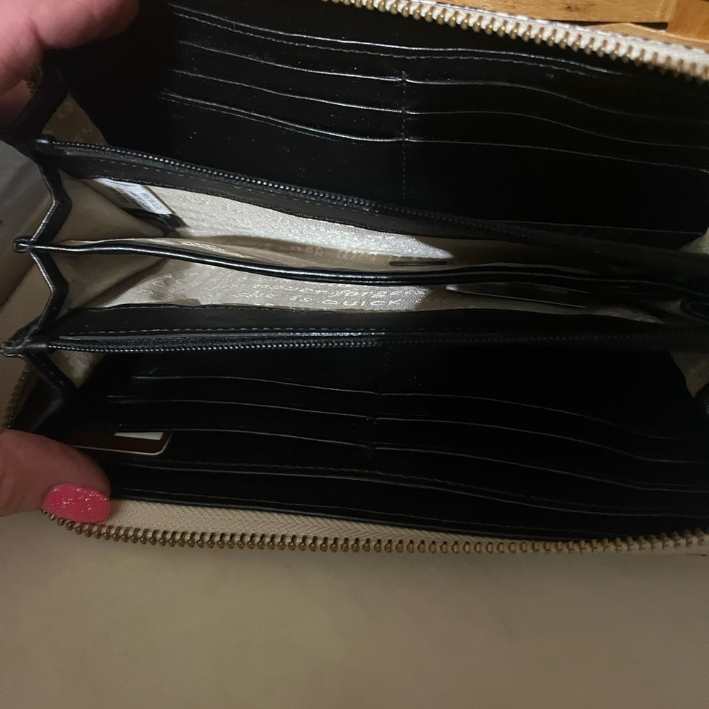 Kate Spade Wallet - Picture 6 of 9